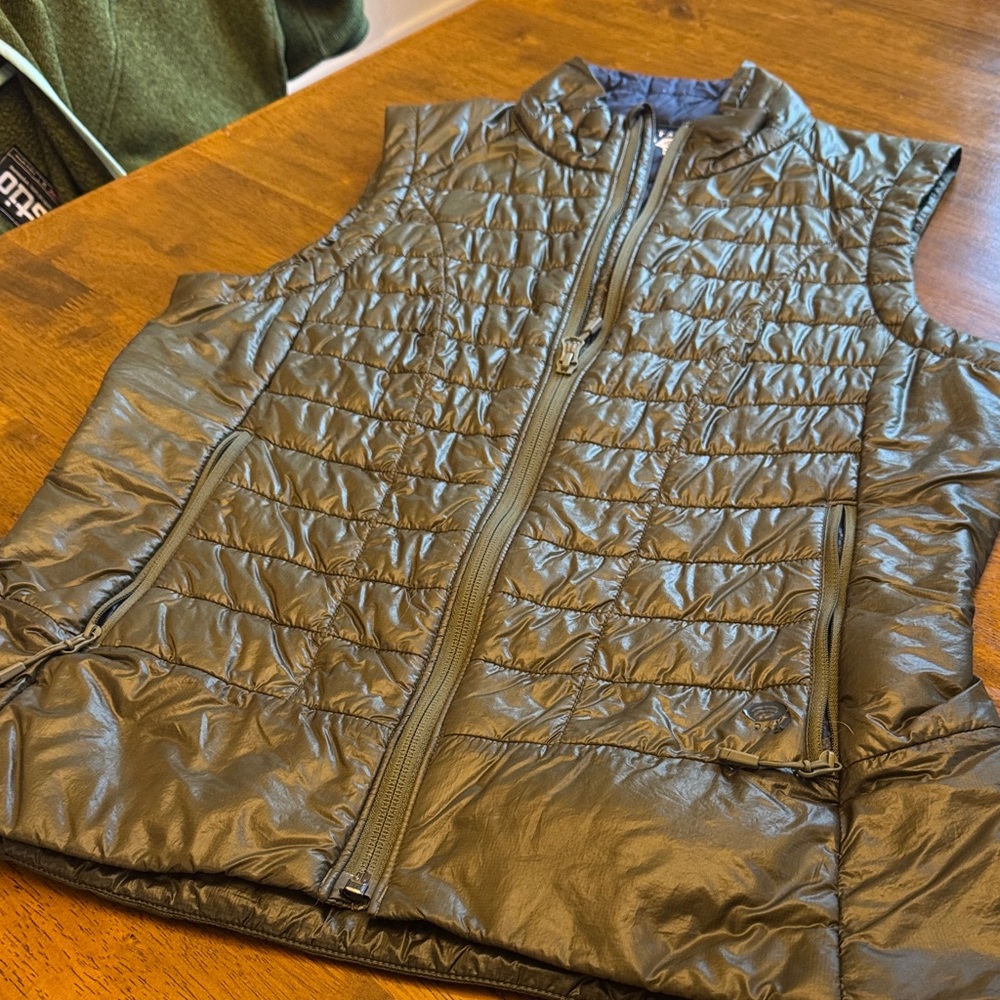 Mountain Hardwear women’s  Quilted Dark Gray Vest